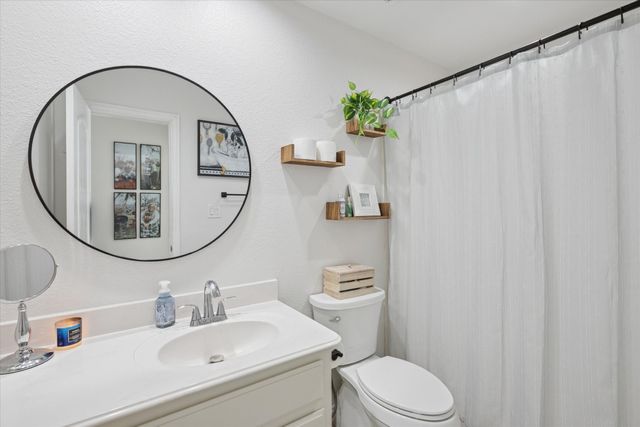 1303 Hutchins Lane, Reno, TX 76082