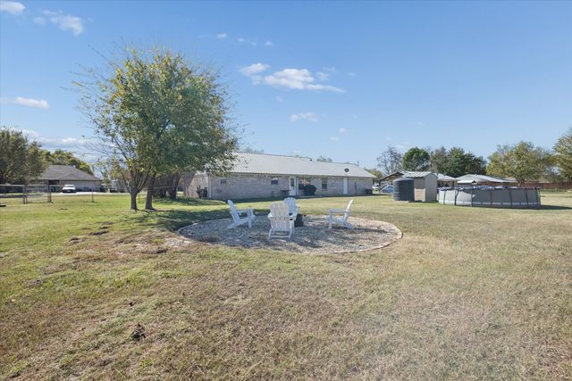 1303 Hutchins Lane, Reno, TX 76082