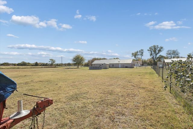 1303 Hutchins Lane, Reno, TX 76082