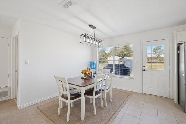 1303 Hutchins Lane, Reno, TX 76082