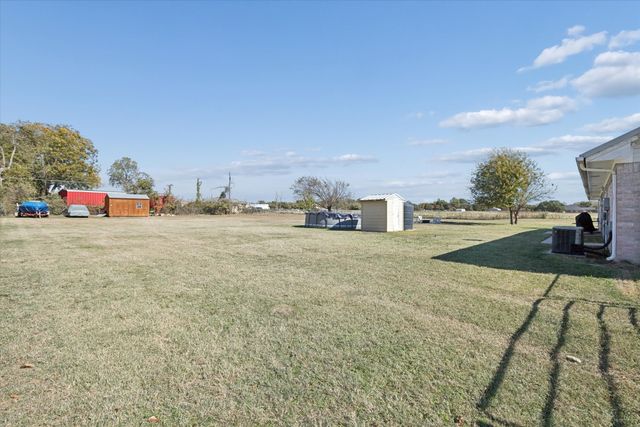 1303 Hutchins Lane, Reno, TX 76082
