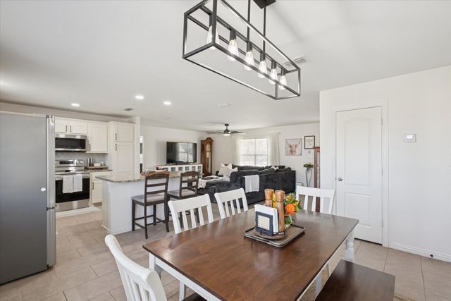 1303 Hutchins Lane, Reno, TX 76082