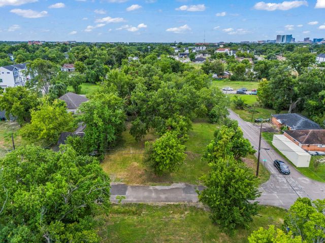 3006 Dennis Street, Houston, TX 77004