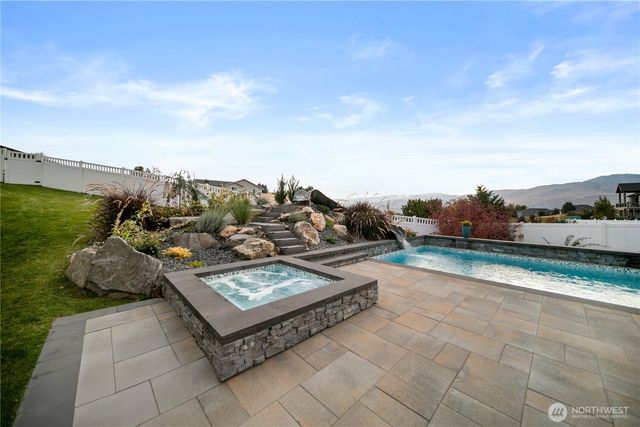 12 Elizabeth Court, Wenatchee, WA 98801