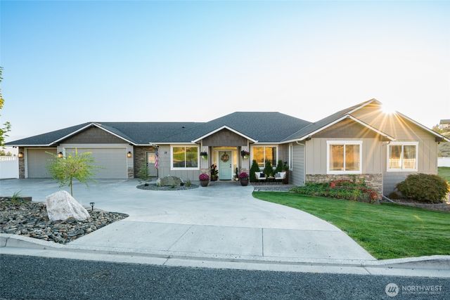 12 Elizabeth Court, Wenatchee, WA 98801