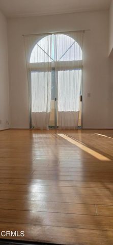 2305 Glendale Boulevard 204, Los Angeles, CA 90039