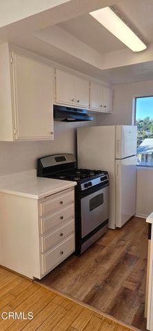 2305 Glendale Boulevard 204, Los Angeles, CA 90039