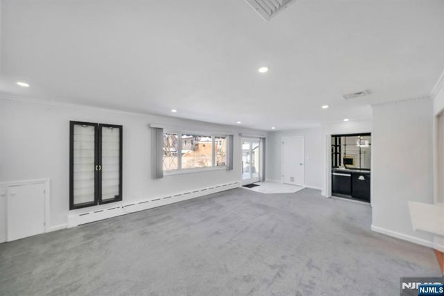 231 Hillside Avenue, Paramus, NJ 07652