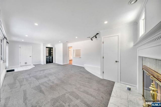 231 Hillside Avenue, Paramus, NJ 07652