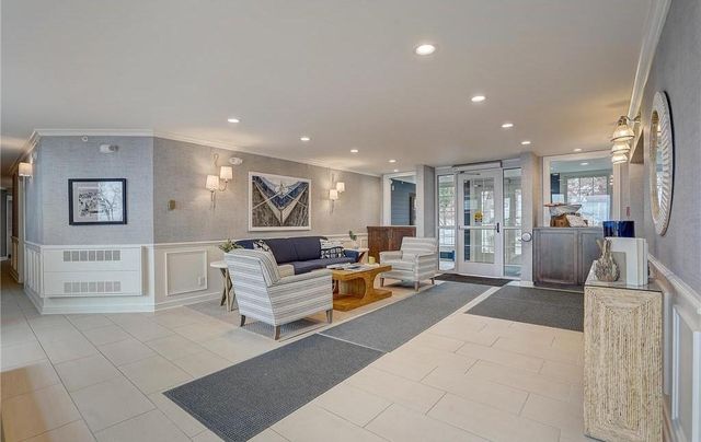 603 Lake Street 307, Excelsior, MN 55331
