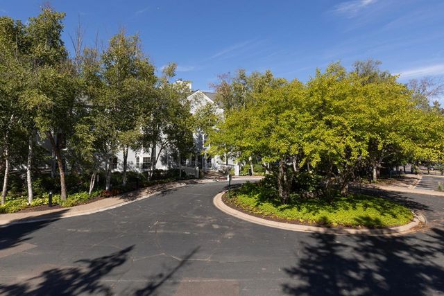 603 Lake Street 307, Excelsior, MN 55331