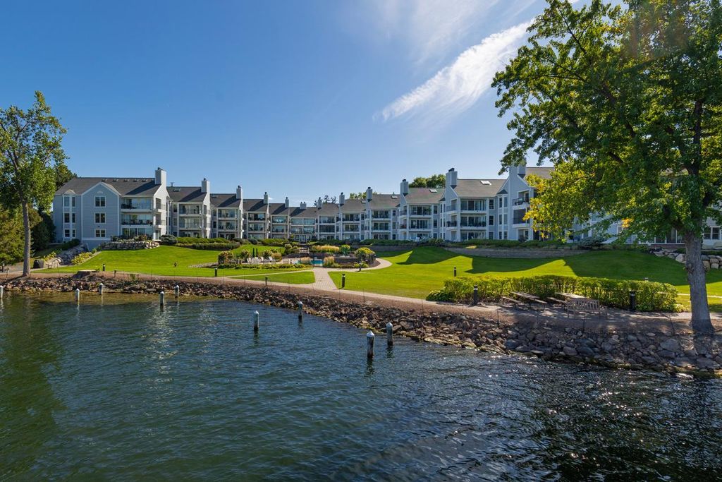 603 Lake Street 307, Excelsior, MN 55331 — exterior