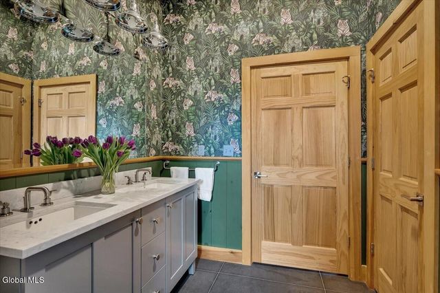 331 Vly Road, Colonie, NY 12309