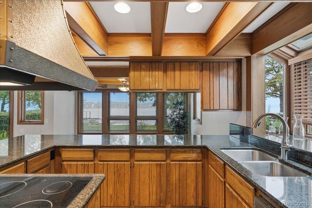 7115 Locklin, West Bloomfield Charter Township, MI 48324
