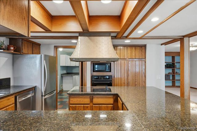 7115 Locklin, West Bloomfield Charter Township, MI 48324