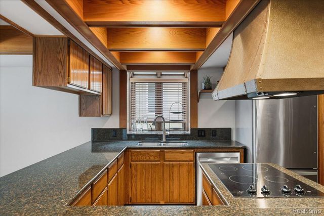 7115 Locklin, West Bloomfield Charter Township, MI 48324