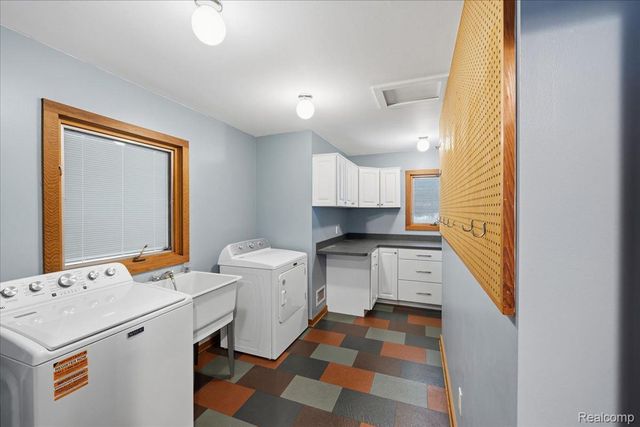 7115 Locklin, West Bloomfield Charter Township, MI 48324