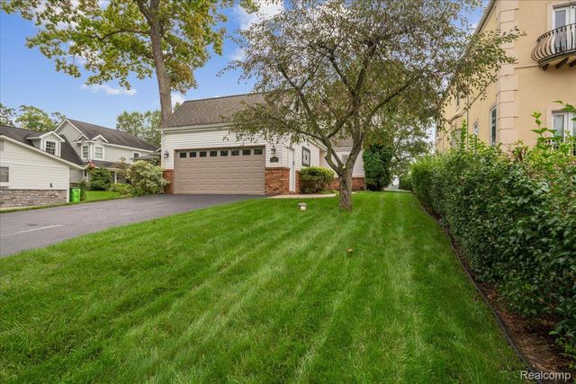 7115 Locklin, West Bloomfield Charter Township, MI 48324