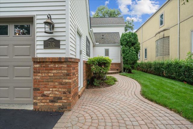 7115 Locklin, West Bloomfield Charter Township, MI 48324