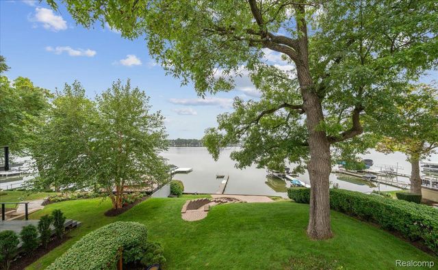 7115 Locklin, West Bloomfield Charter Township, MI 48324