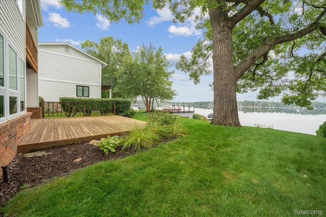 7115 Locklin, West Bloomfield Charter Township, MI 48324
