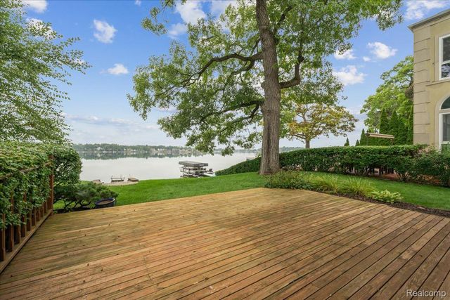 7115 Locklin, West Bloomfield Charter Township, MI 48324