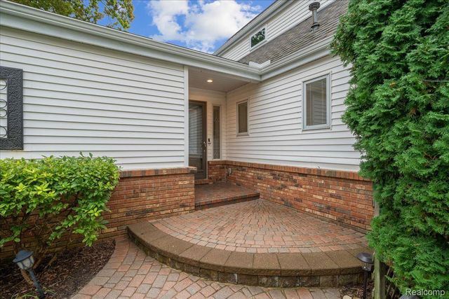 7115 Locklin, West Bloomfield Charter Township, MI 48324