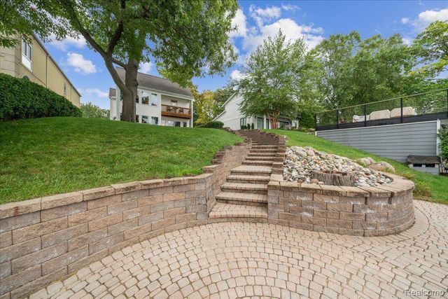 7115 Locklin, West Bloomfield Charter Township, MI 48324