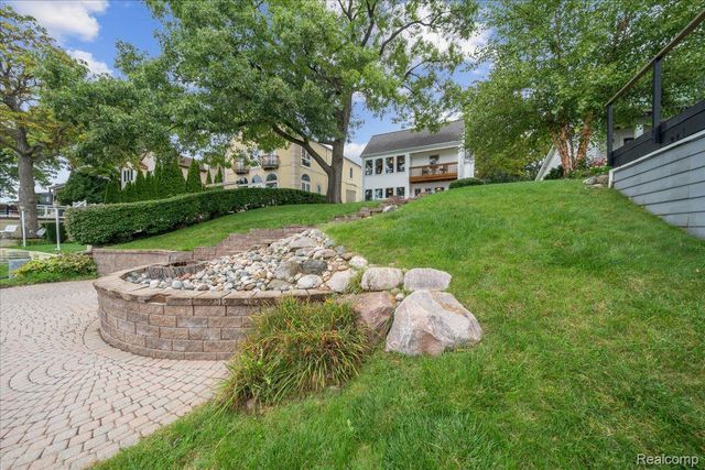 7115 Locklin, West Bloomfield Charter Township, MI 48324