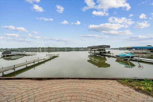 7115 Locklin, West Bloomfield Charter Township, MI 48324