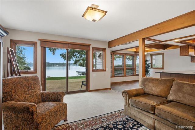 7115 Locklin, West Bloomfield Charter Township, MI 48324