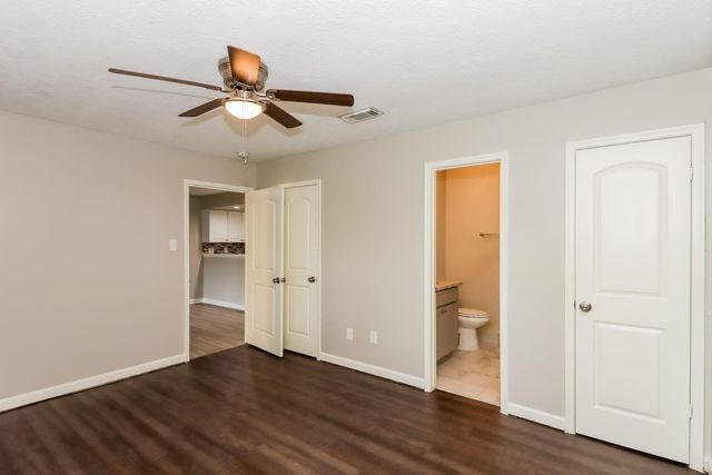 2104 Yorktown Court S, League City, TX 77573