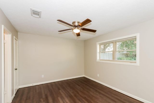 2104 Yorktown Court S, League City, TX 77573