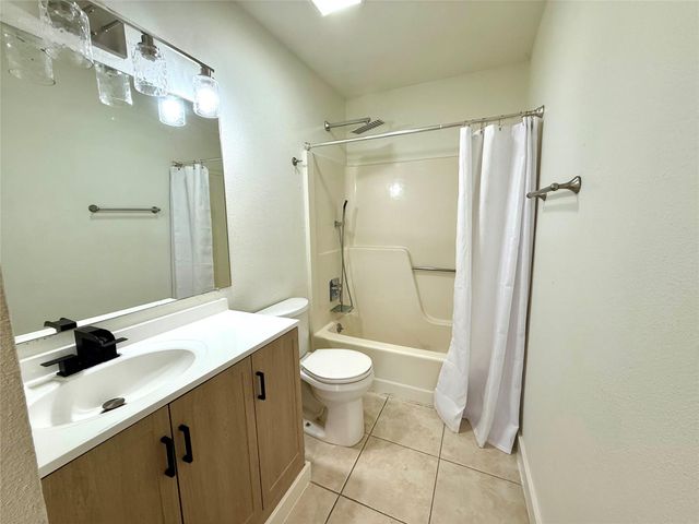 21003 Boggy Ford RD A, Lago Vista, TX 78645