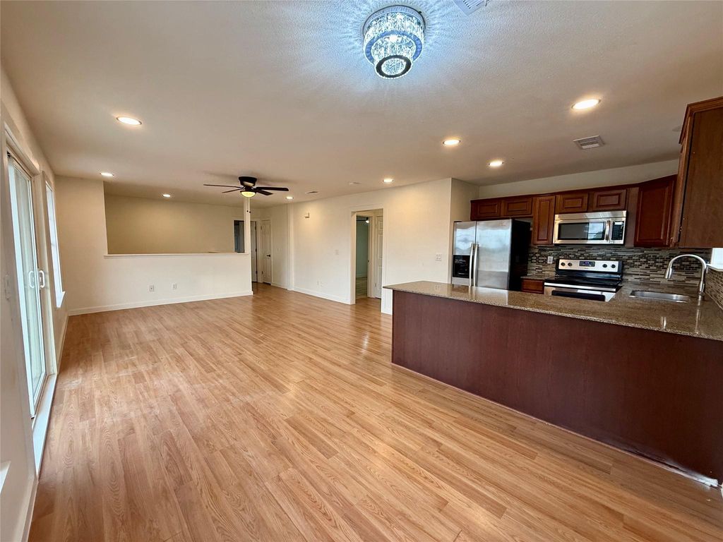 21003 Boggy Ford RD A, Lago Vista, TX 78645