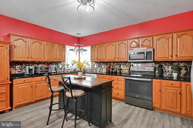 358 S LINGLE AVE, Palmyra, PA 17078