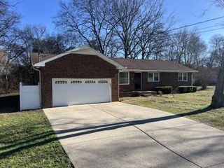 164 Gatone Dr, Hendersonville, TN 37075