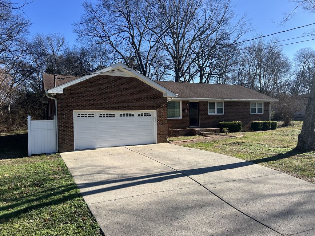 164 Gatone Dr, Hendersonville, TN 37075