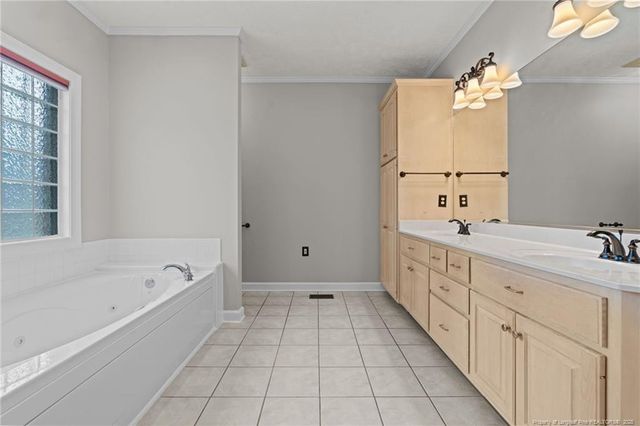 2805 Selhurst Drive, Fayetteville, NC 28306