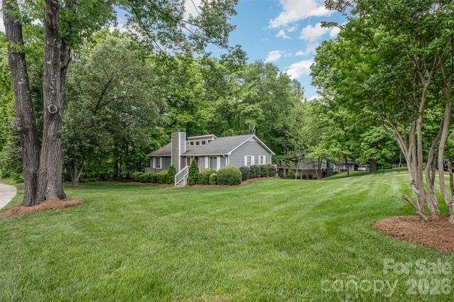 6200 Old Providence Road, Charlotte, NC 28226