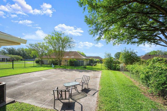 106 Crescent Place Dr, Donaldsonville, LA 70346