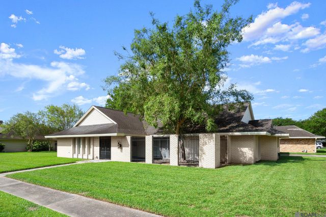 106 Crescent Place Dr, Donaldsonville, LA 70346