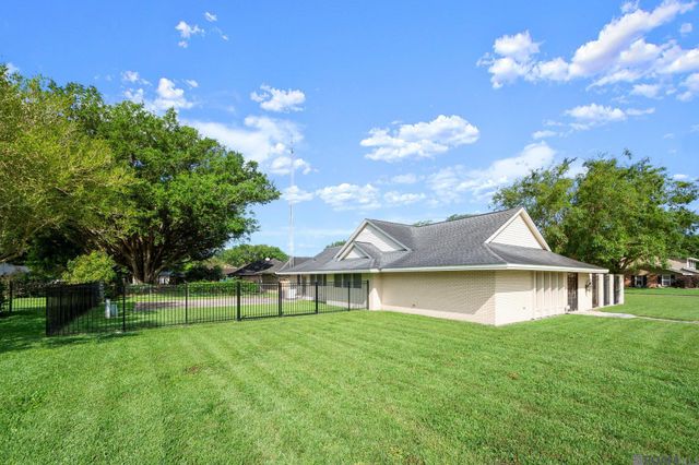 106 Crescent Place Dr, Donaldsonville, LA 70346