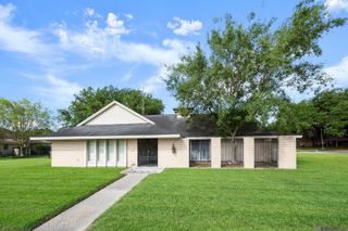106 Crescent Place Dr, Donaldsonville, LA 70346