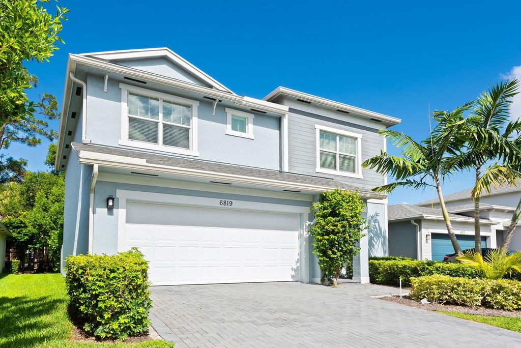 6819 Pointe Of Woods Drive, West Palm Beach, FL 33413