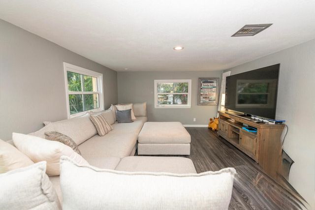 16887 97th Way N, Jupiter, FL 33478