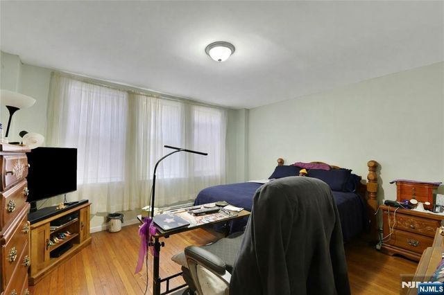251 Grant Avenue, Cliffside Park, NJ 07010