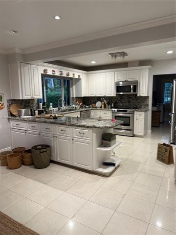 12121 SW 60th Court, Pinecrest, FL 33156