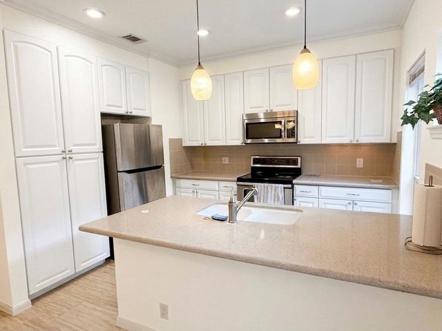 2442 Bering Drive 2442, Houston, TX 77057
