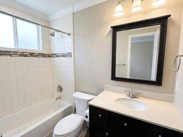2442 Bering Drive 2442, Houston, TX 77057